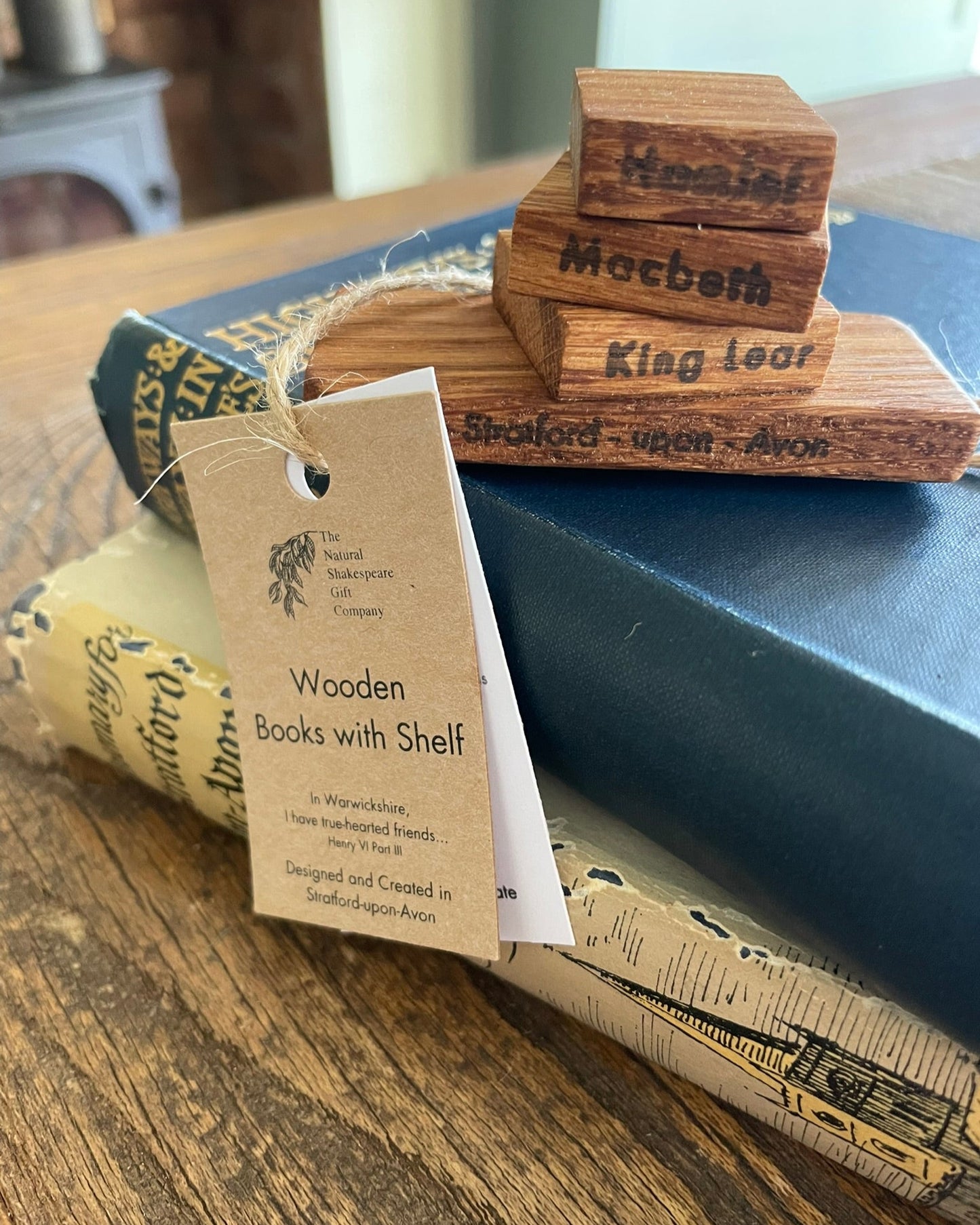 Wooden Souvenir Books with Shelf: Oak