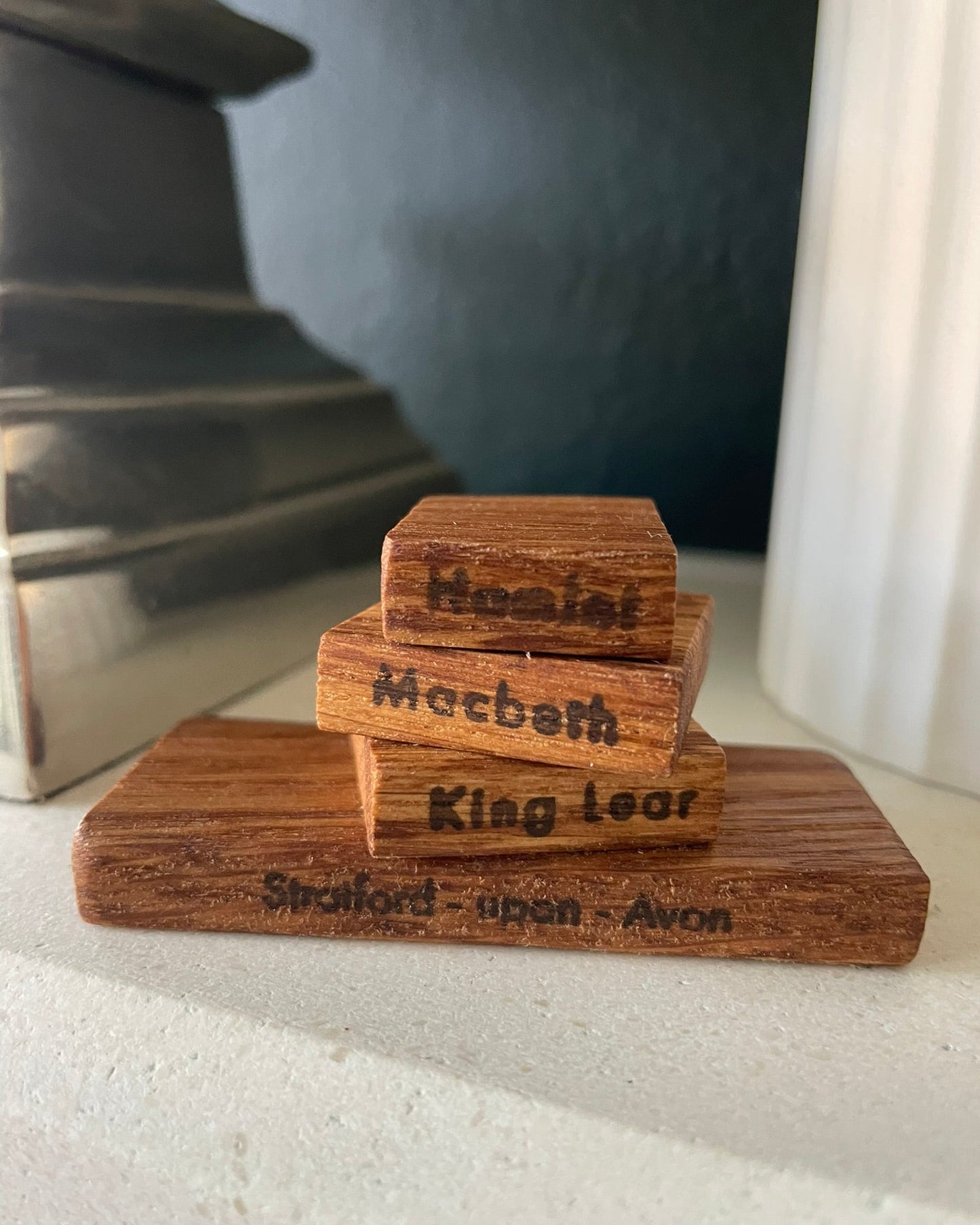 Wooden Souvenir Books with Shelf: Oak