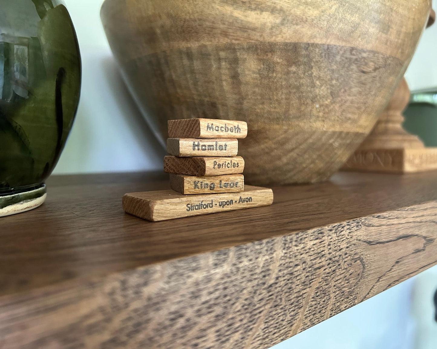 Wooden Souvenir Books with Shelf: Oak