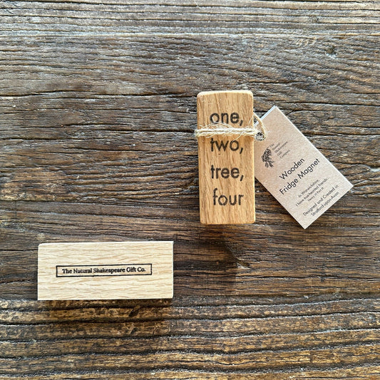 Wooden Fridge Magnet: Oak. 'one, two, tree, four...'